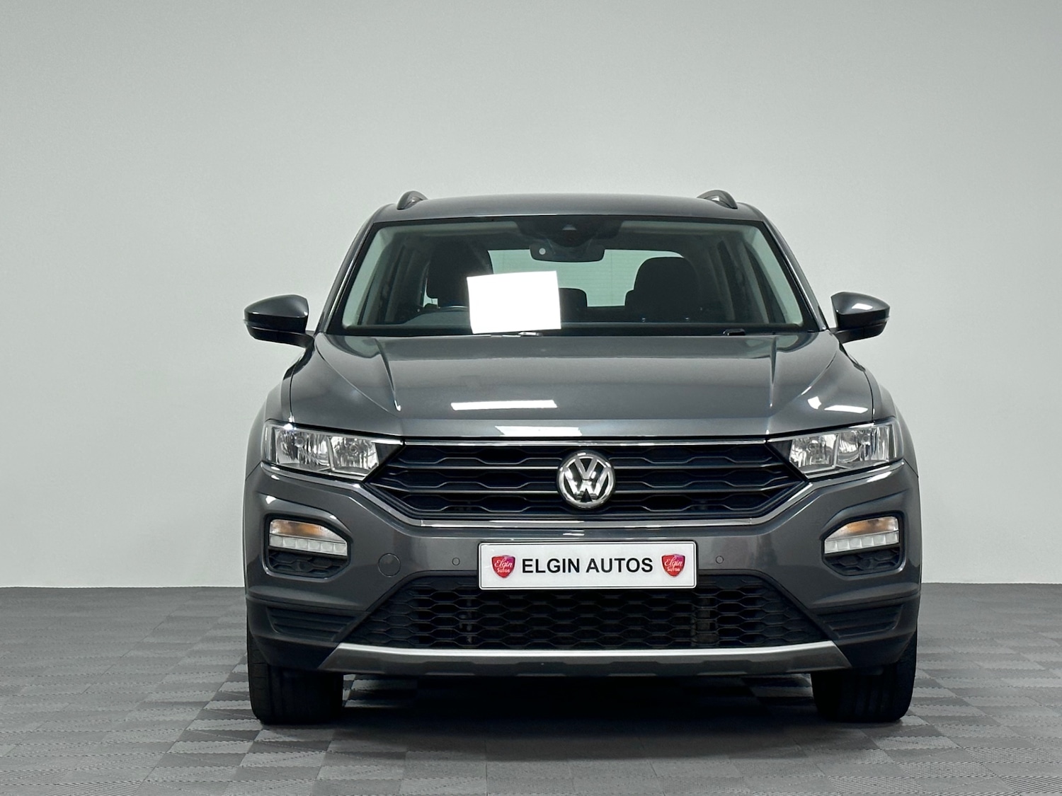 Used Volkswagen T-Roc 2018 for sale - 76461933: Photo 2