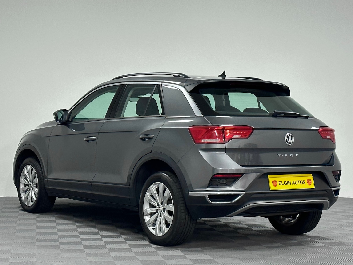 Used Volkswagen T-Roc 2018 for sale - 76461933: Photo 6