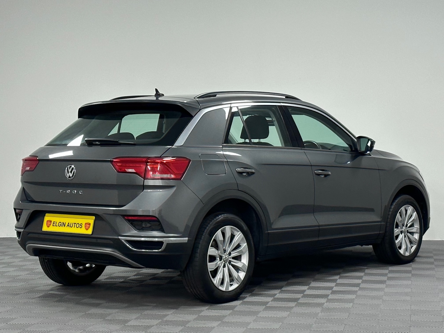 Used Volkswagen T-Roc 2018 for sale - 76461933: Photo 8
