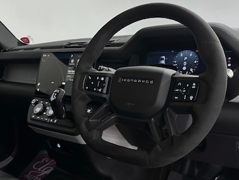 Used Land Rover Defender 110 2026 for sale - 79287309: Photo