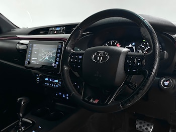 Used Toyota Hilux 2024 for sale - 79140269: Photo