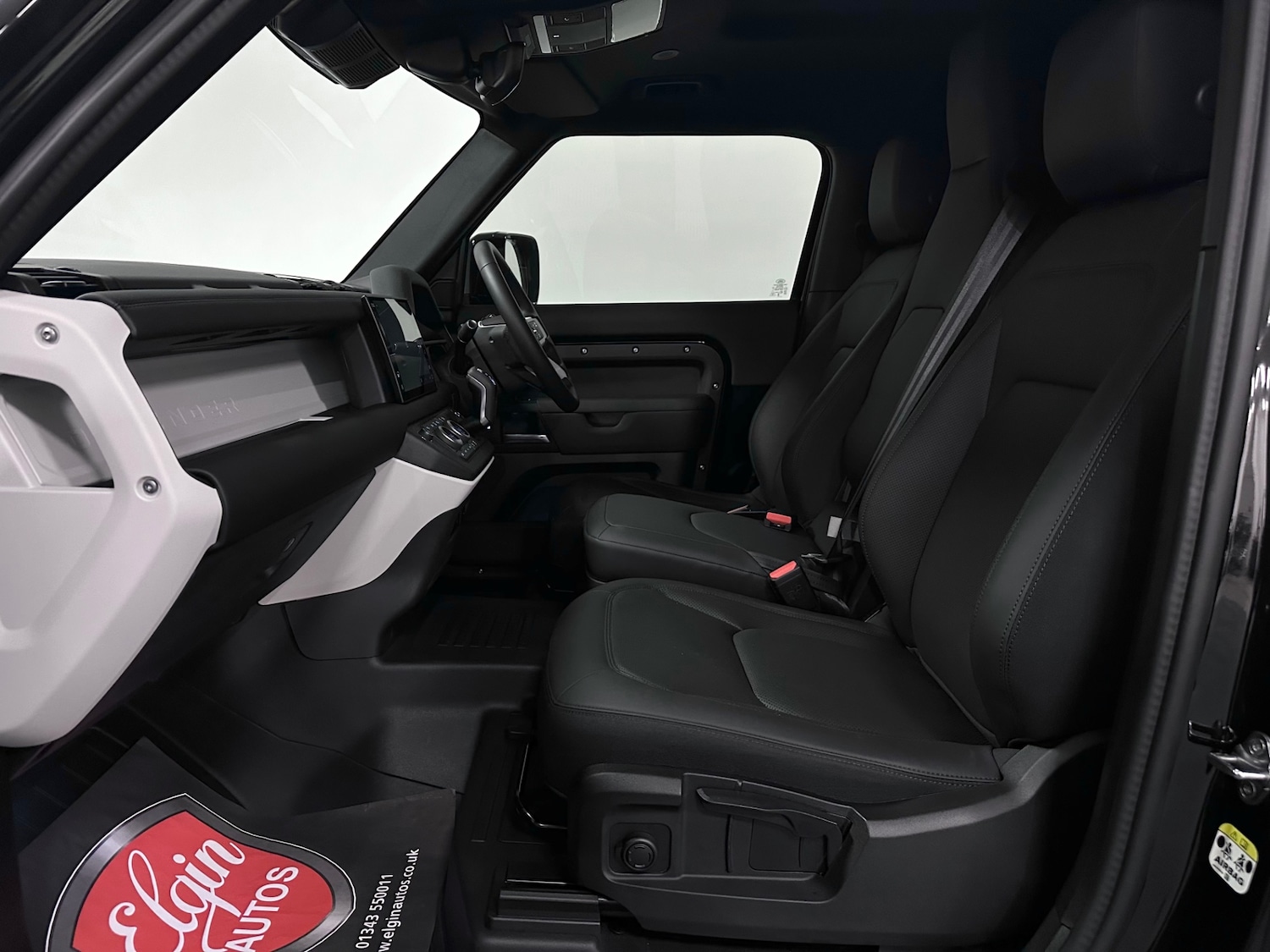 Used Land Rover Defender 90 2025 for sale - 77001269: Photo 15