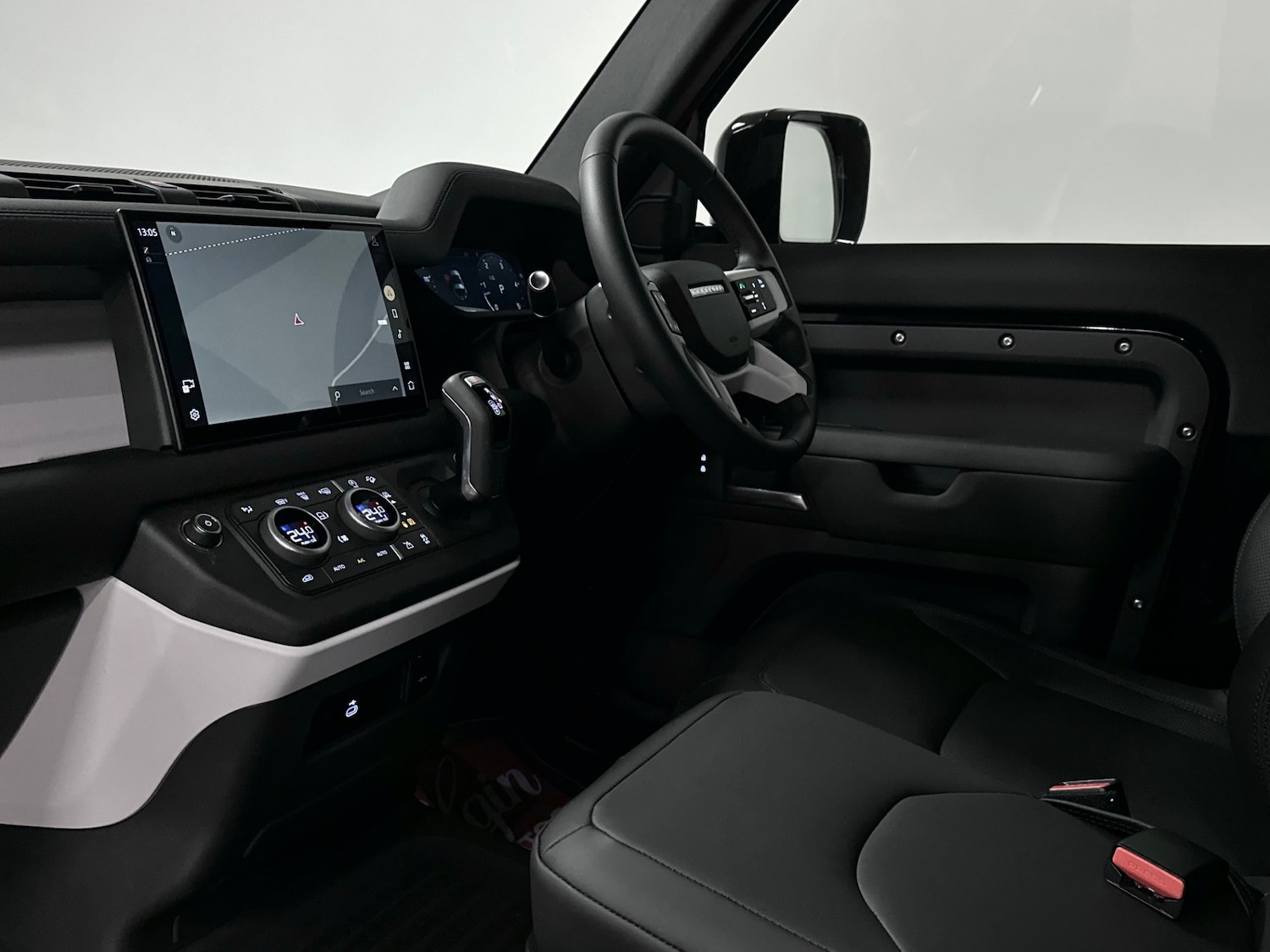 Used Land Rover Defender 90 2025 for sale - 77001269: Photo 19