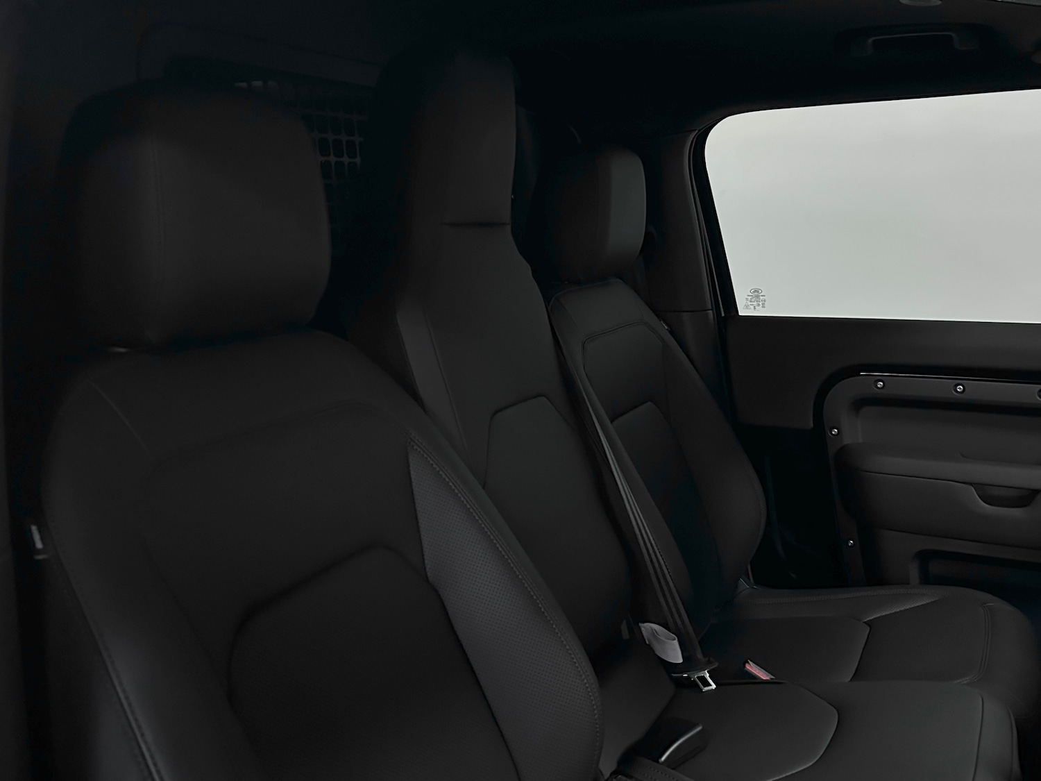 Used Land Rover Defender 90 2025 for sale - 77001269: Photo 5