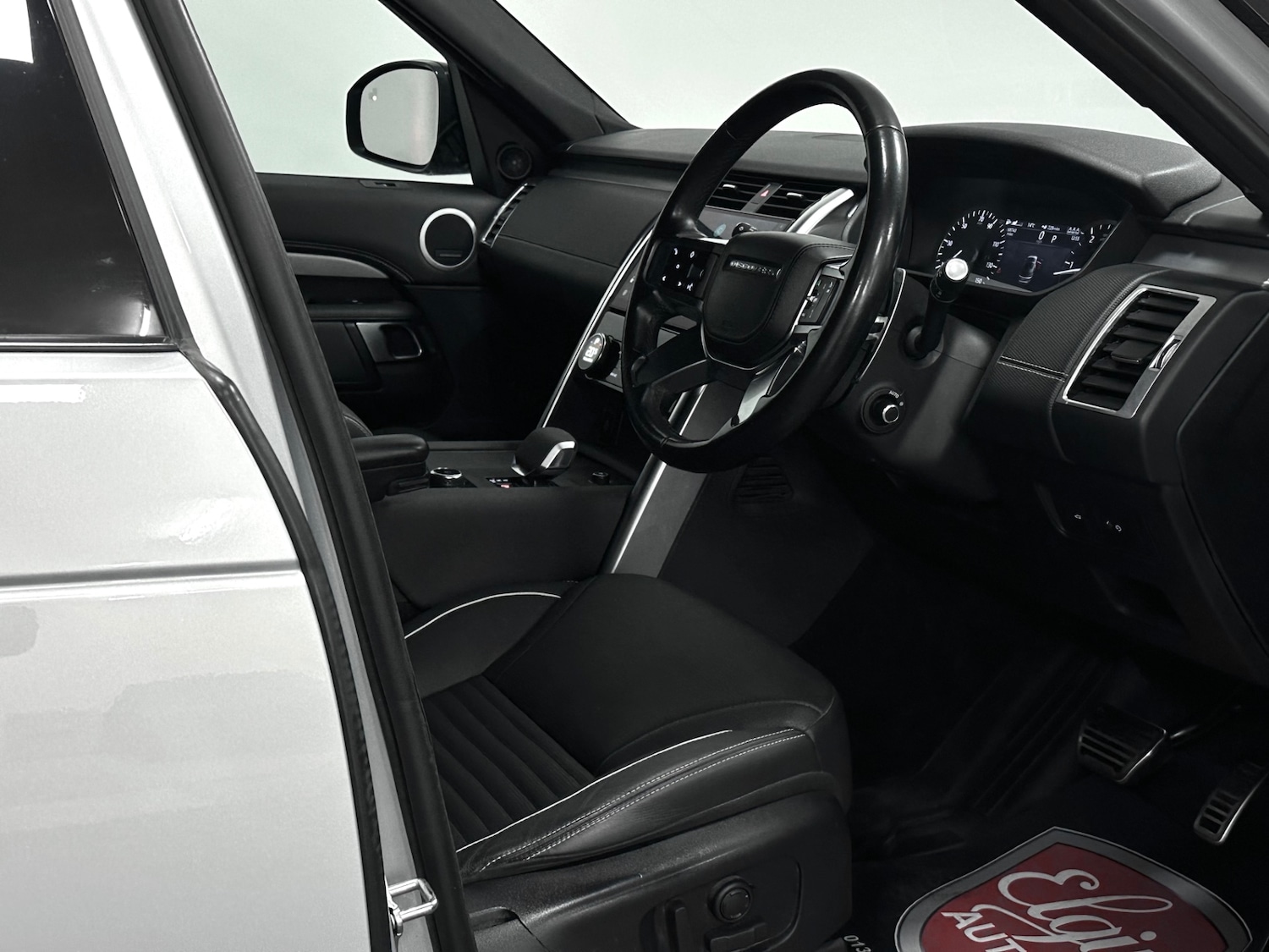 Used Land Rover Discovery 2022 for sale - 77935238: Photo 17