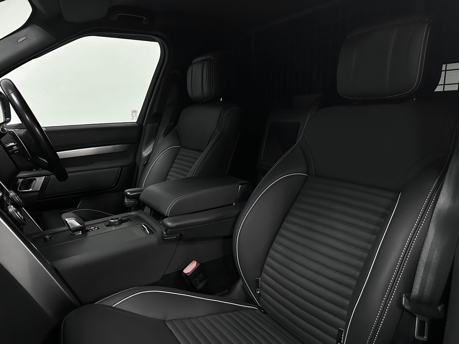 Used Land Rover Discovery 2022 for sale - 77935238: Photo 22