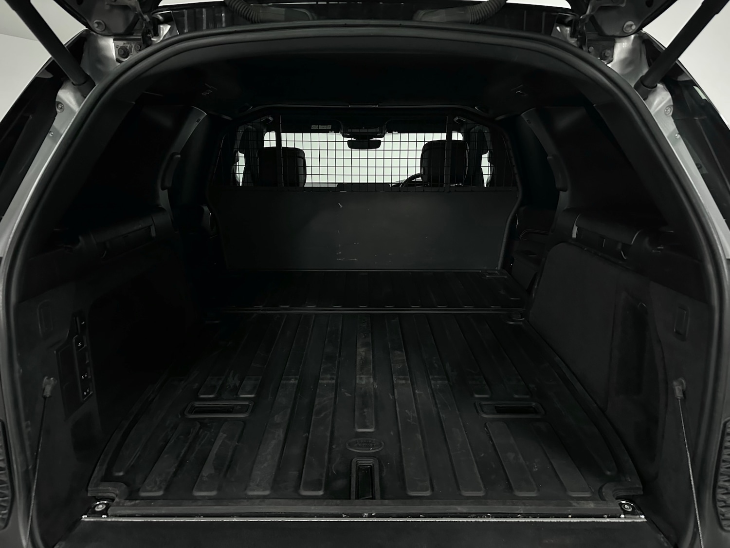 Used Land Rover Discovery 2022 for sale - 77935238: Photo 26