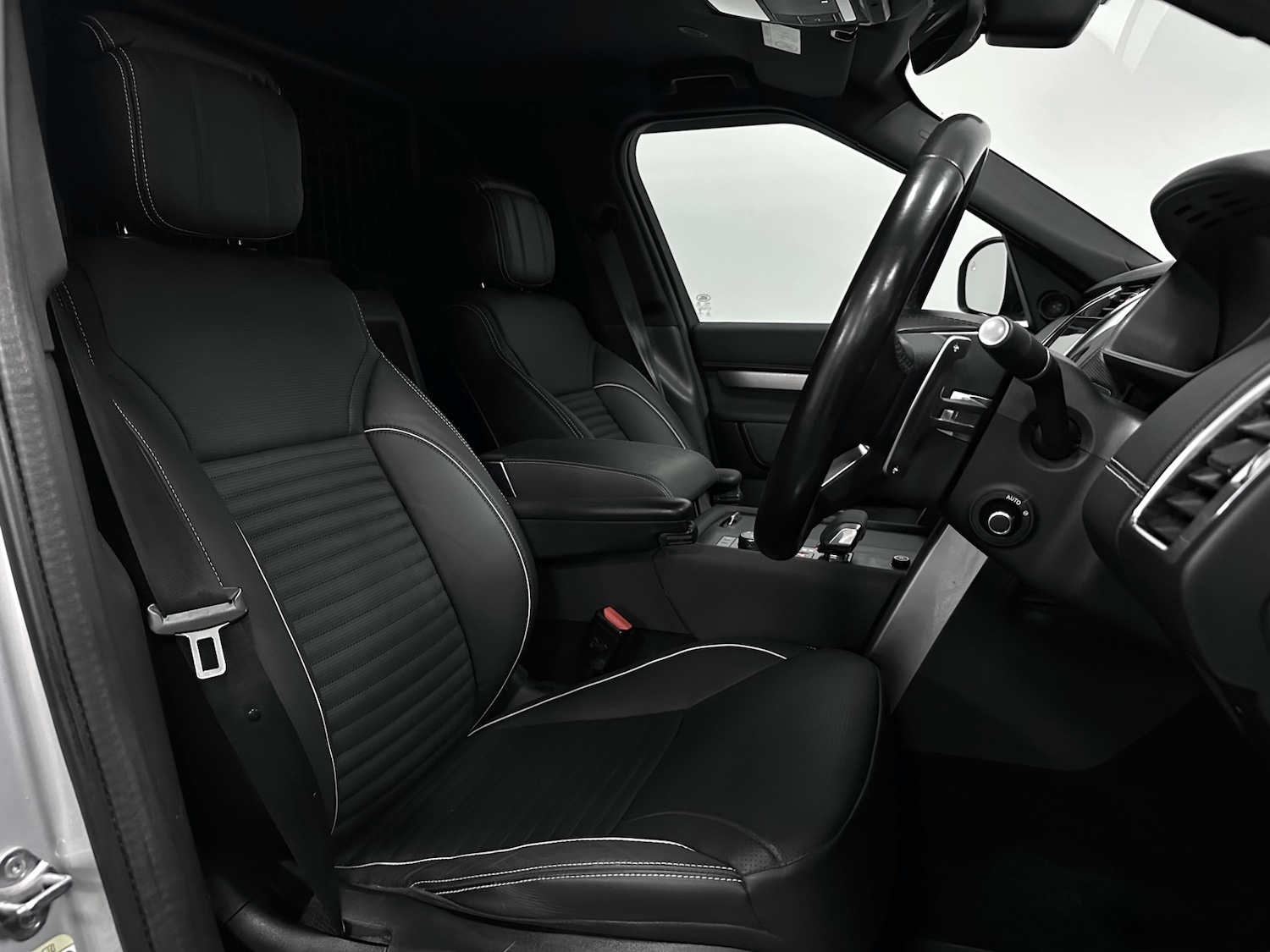 Used Land Rover Discovery 2022 for sale - 77935238: Photo 5