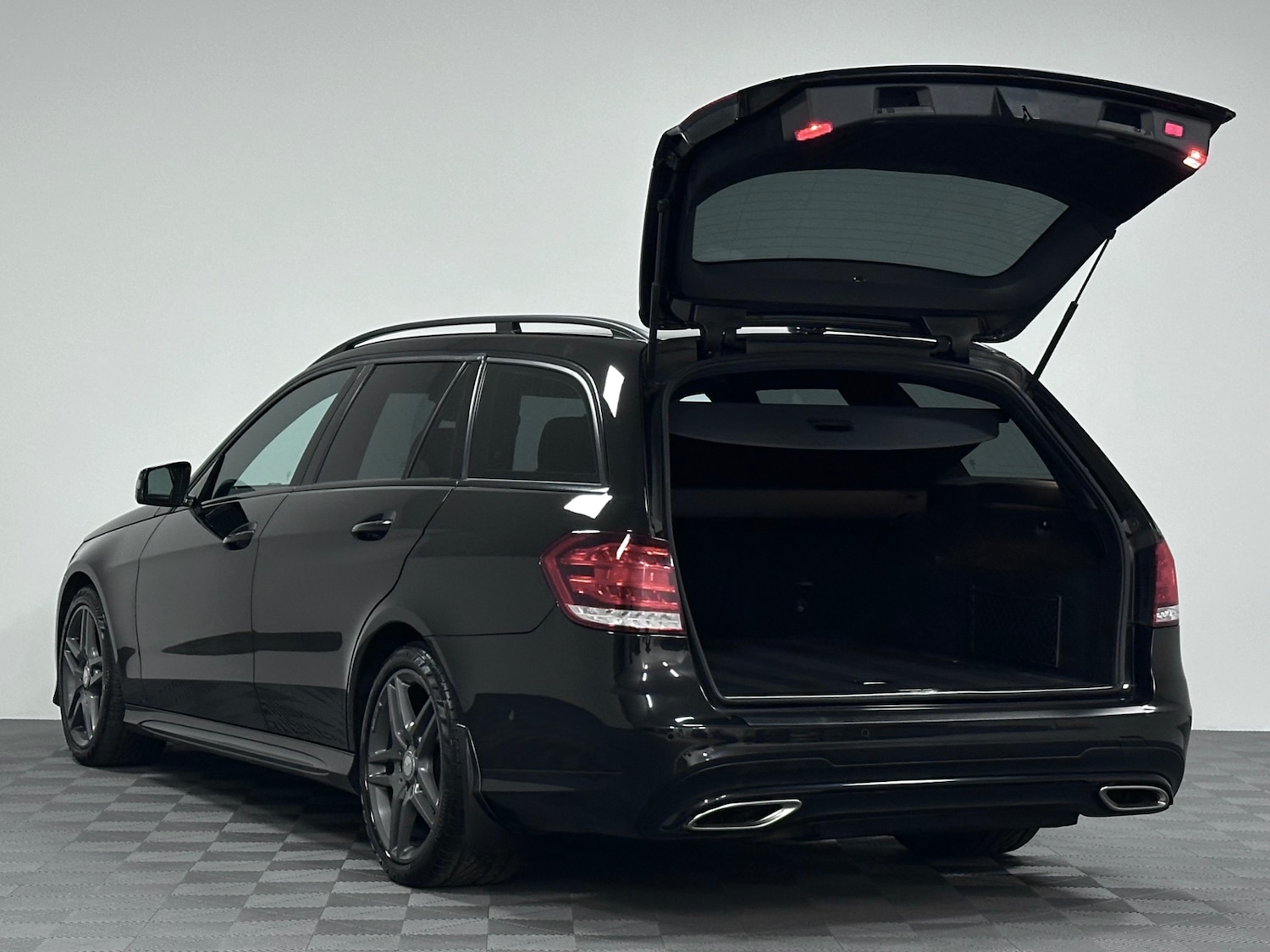 Used Mercedes-Benz E Class 2016 for sale - 77459762: Photo 16