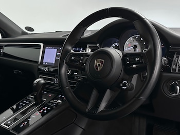 Used Porsche Macan 2022 for sale - 77678754: Photo