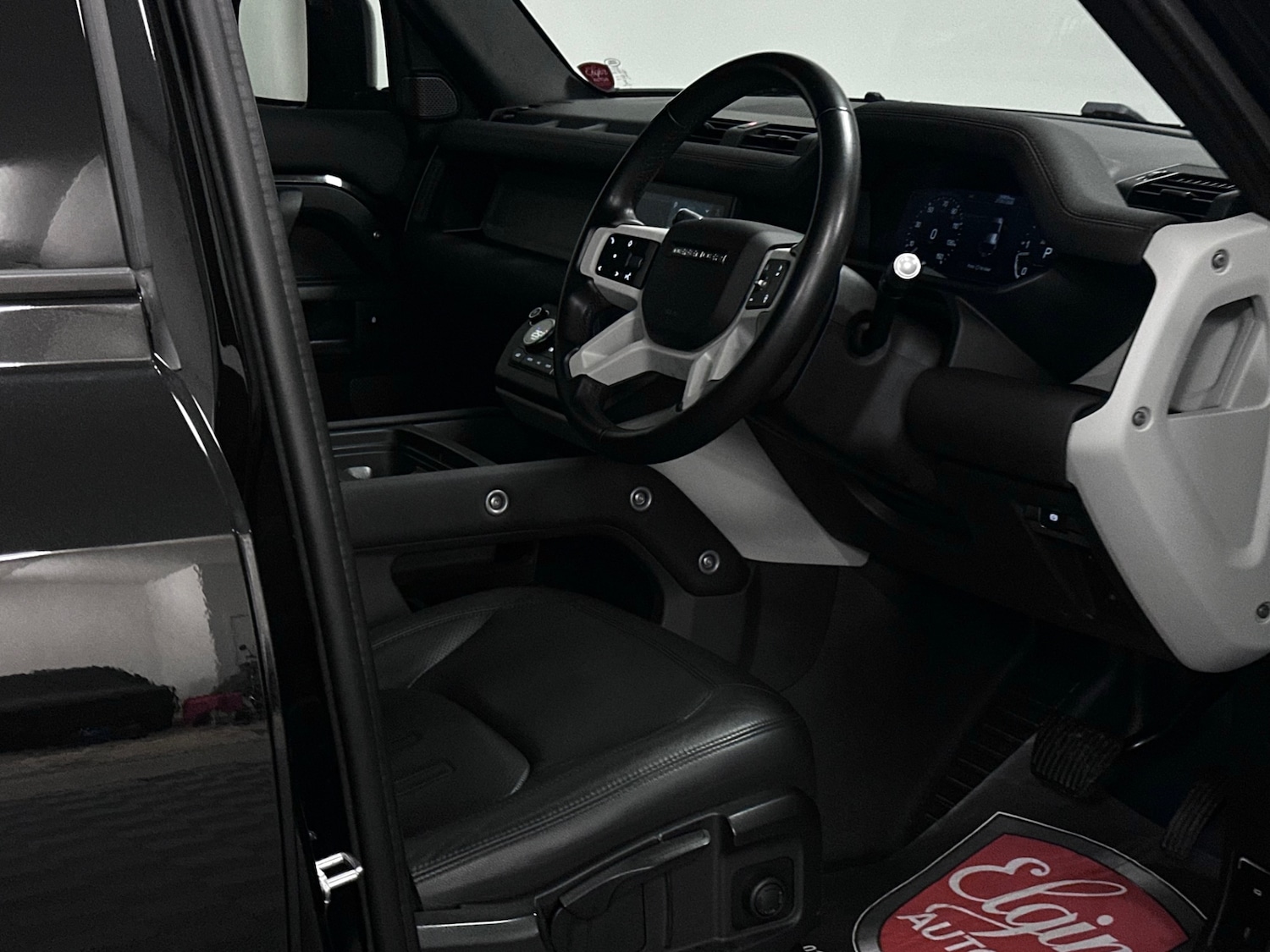 Used Land Rover Defender 110 2021 for sale - 77337919: Photo 15