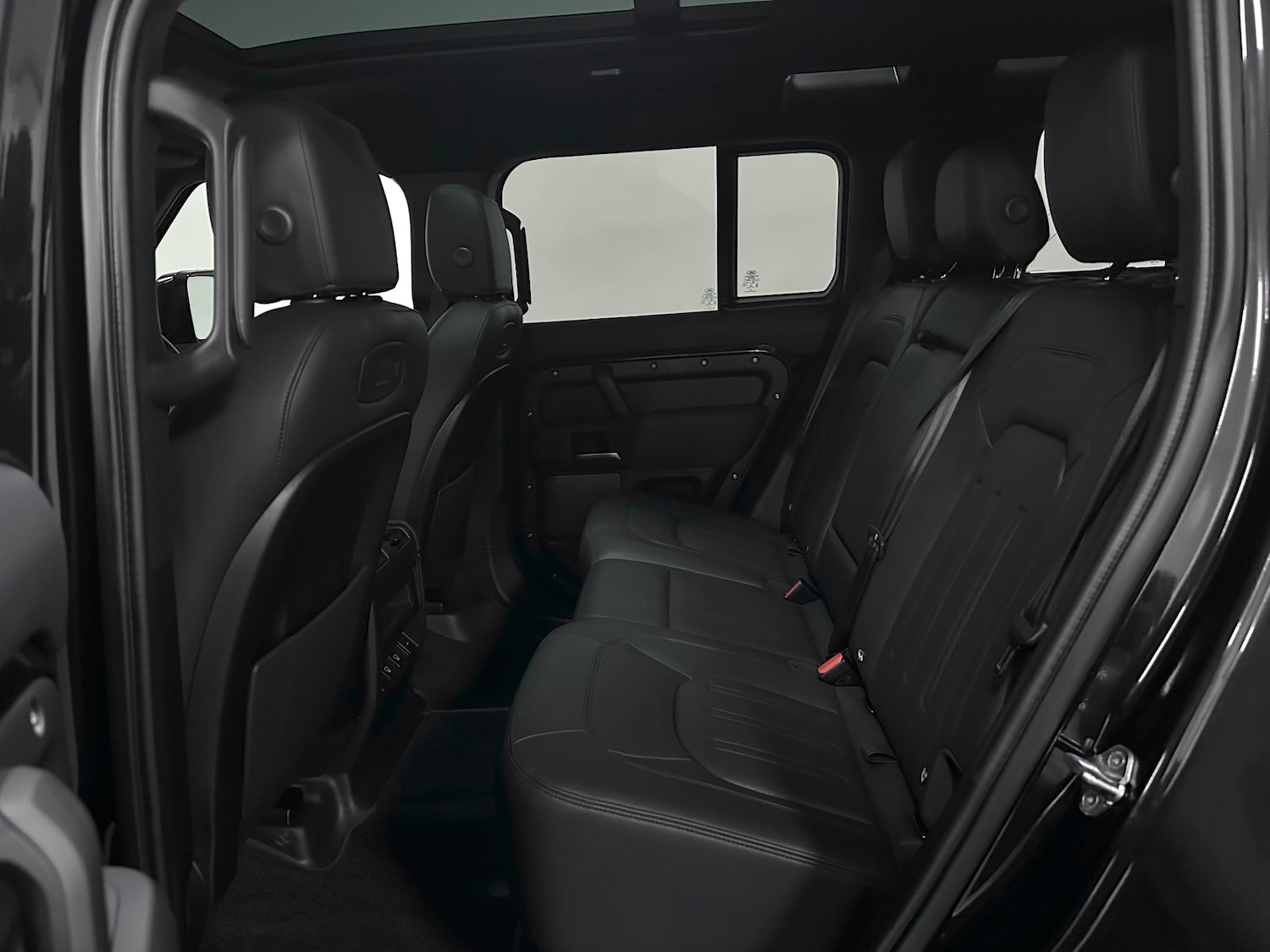 Used Land Rover Defender 110 2021 for sale - 77337919: Photo 23