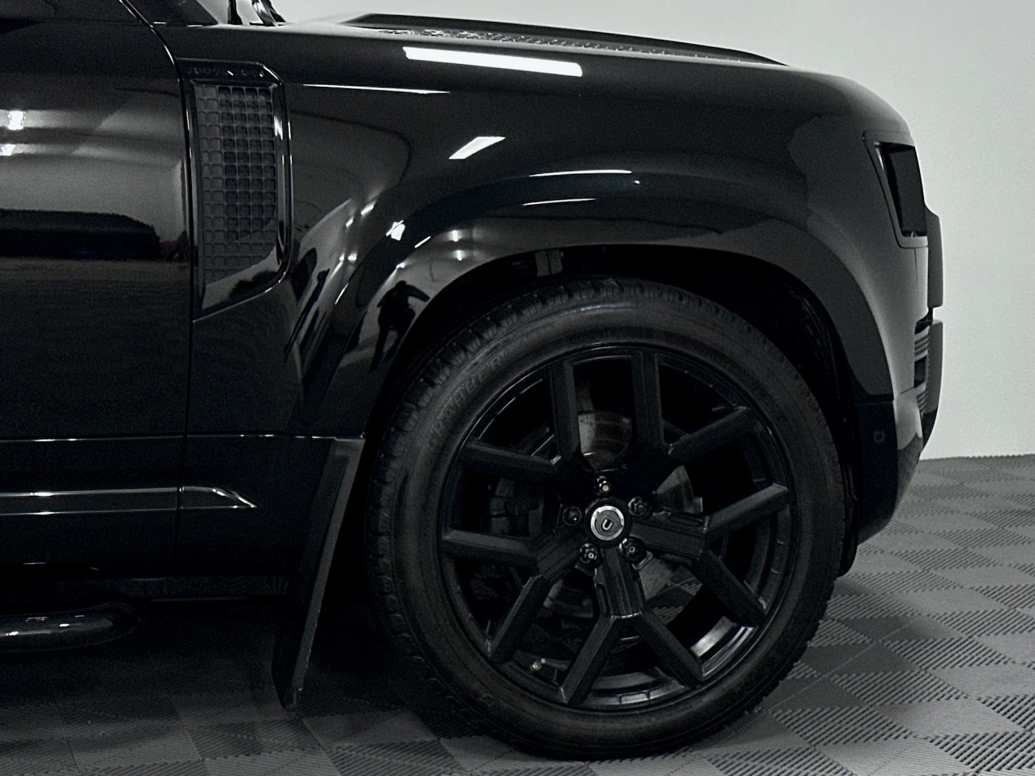 Used Land Rover Defender 110 2021 for sale - 77337919: Photo 40