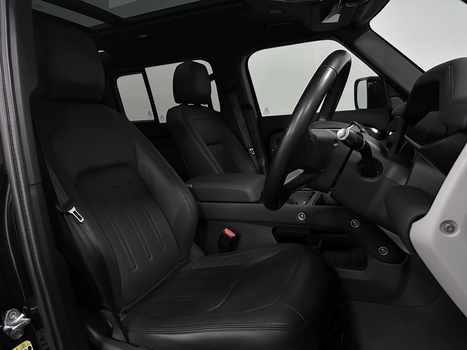 Used Land Rover Defender 110 2021 for sale - 77337919: Photo 5