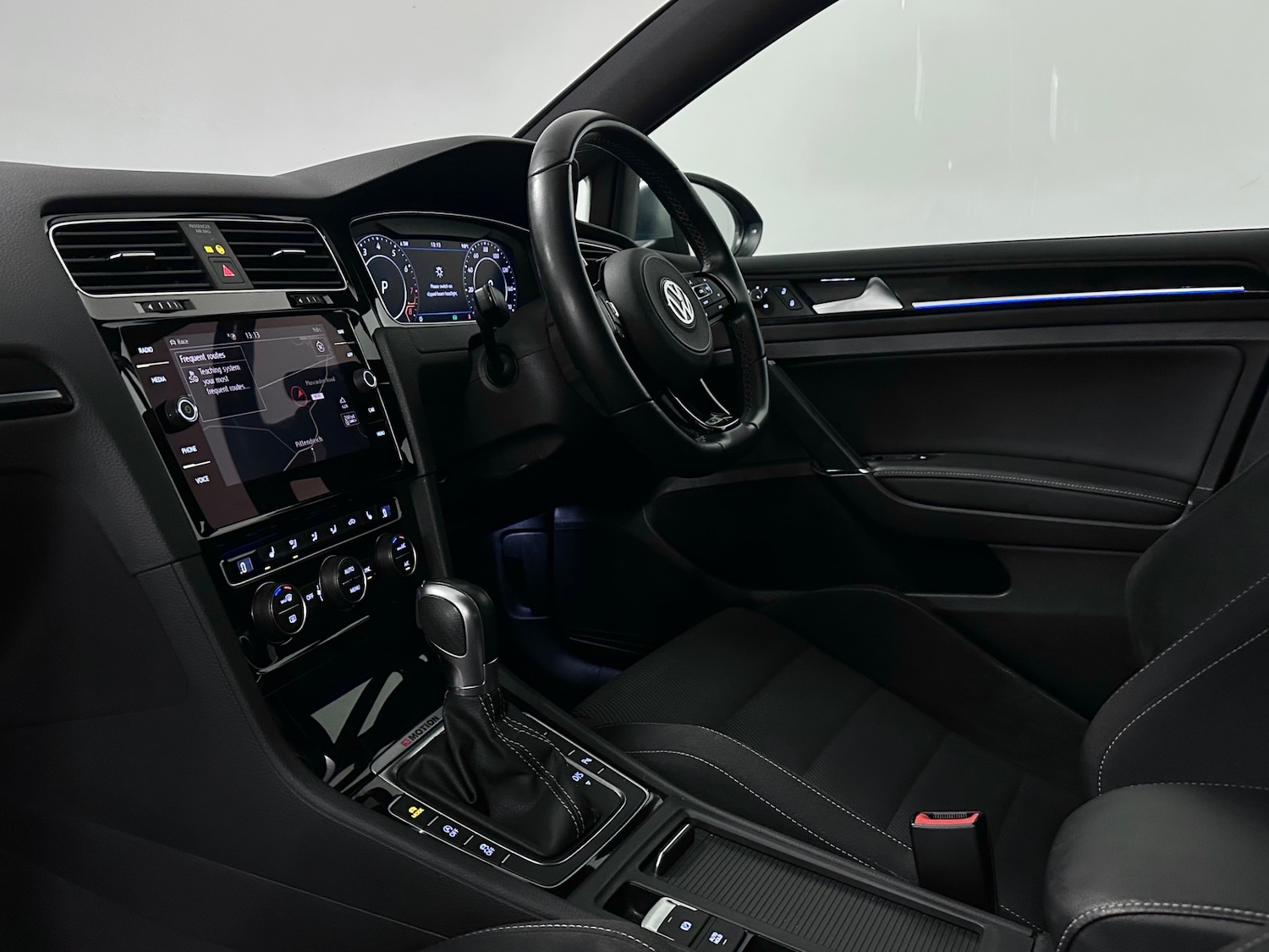 Used Volkswagen Golf 2019 for sale - 76877861: Photo 19