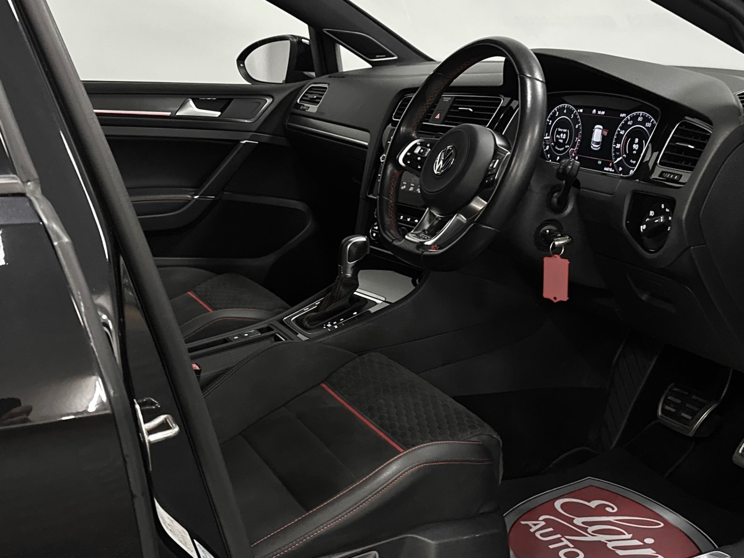 Used Volkswagen Golf 2019 for sale - 77848131: Photo 17