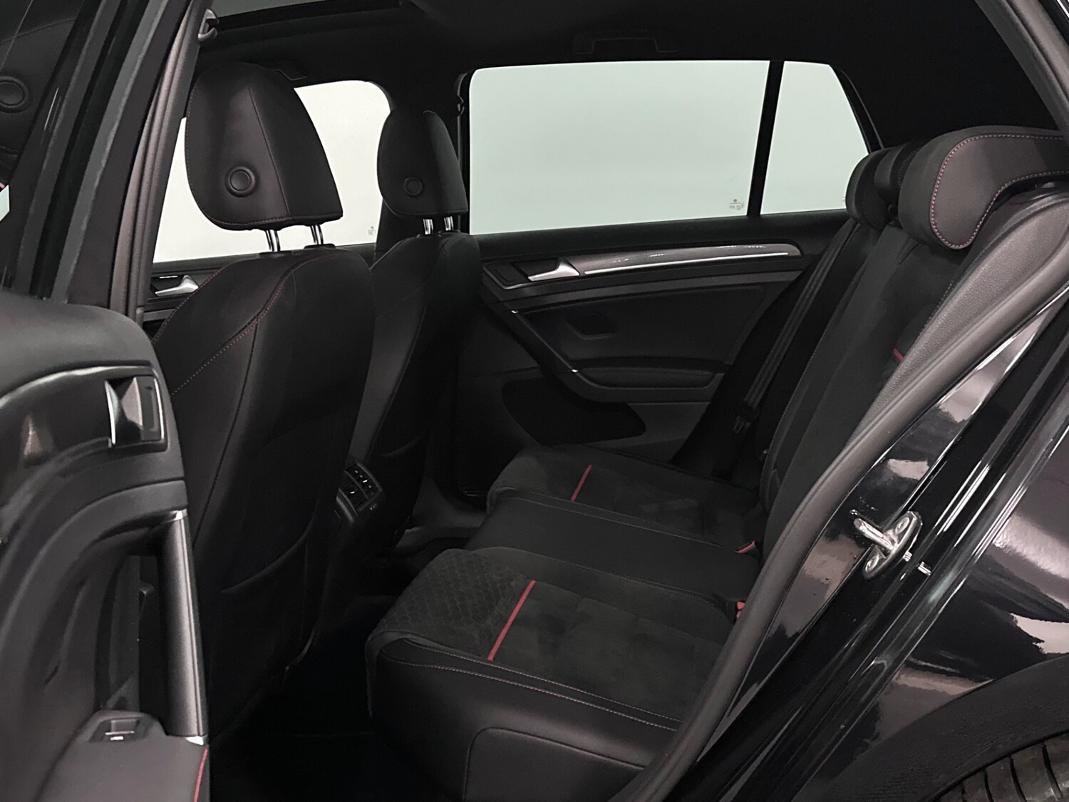 Used Volkswagen Golf 2019 for sale - 77848131: Photo 25