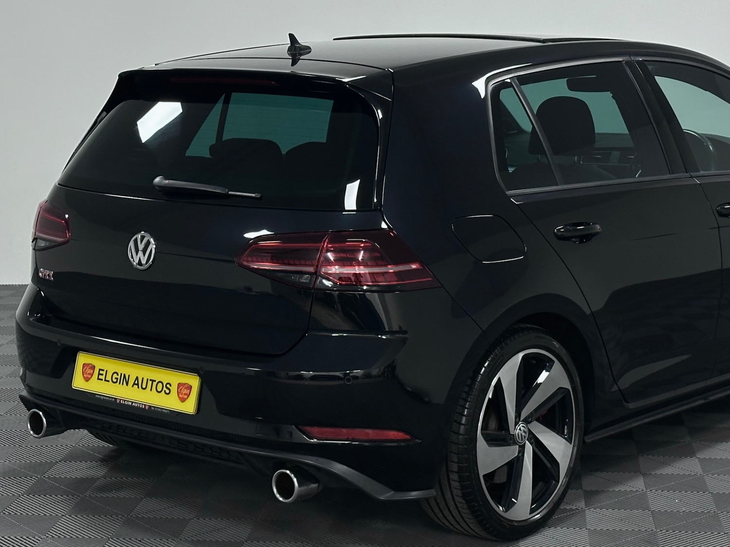 Used Volkswagen Golf 2019 for sale - 77848131: Photo 32