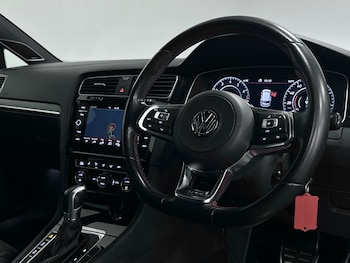 Used Volkswagen Golf 2019 for sale - 77848131: Photo