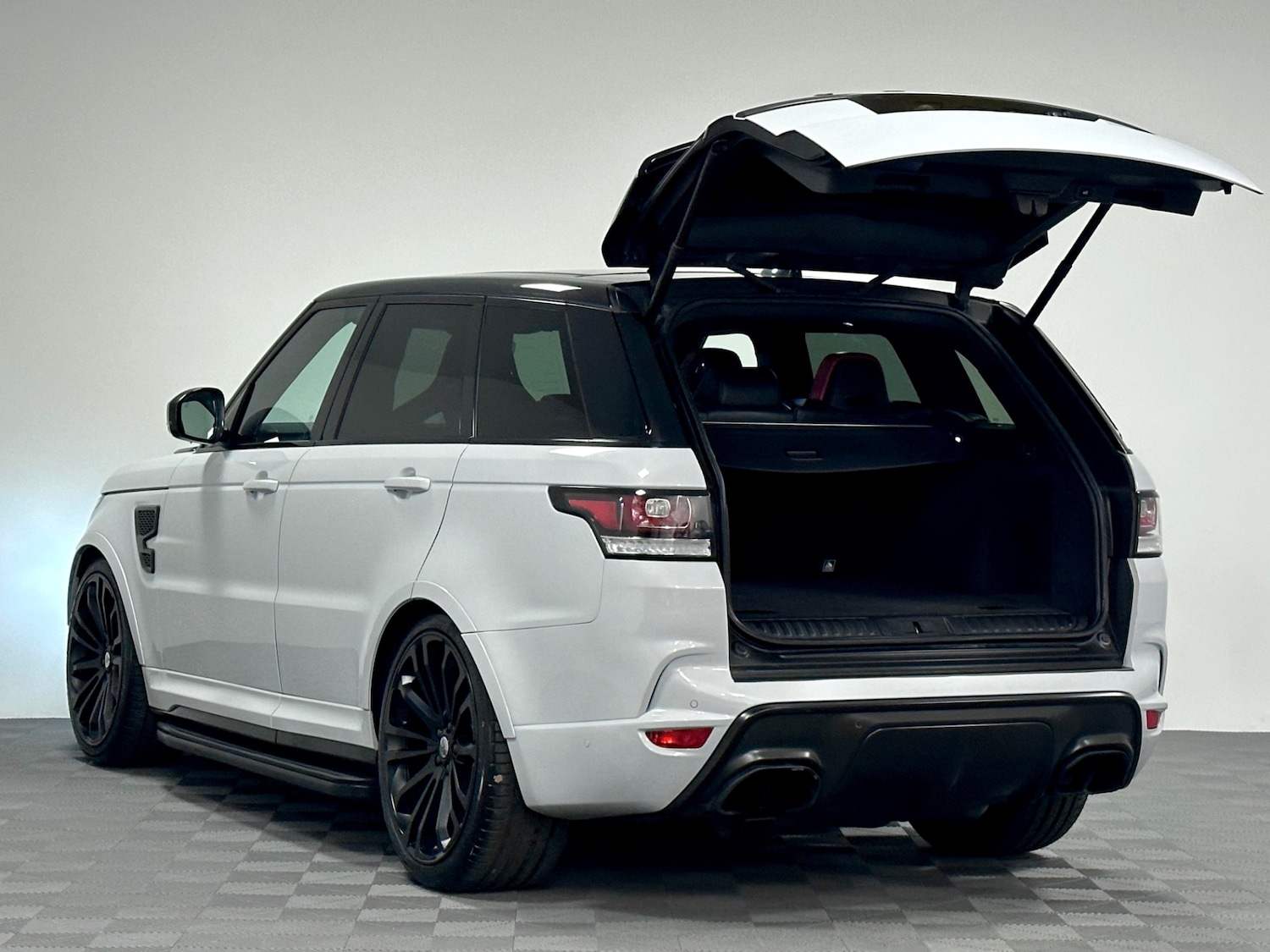 Used Land Rover Range Rover Sport 2017 for sale - 76969429: Photo 16