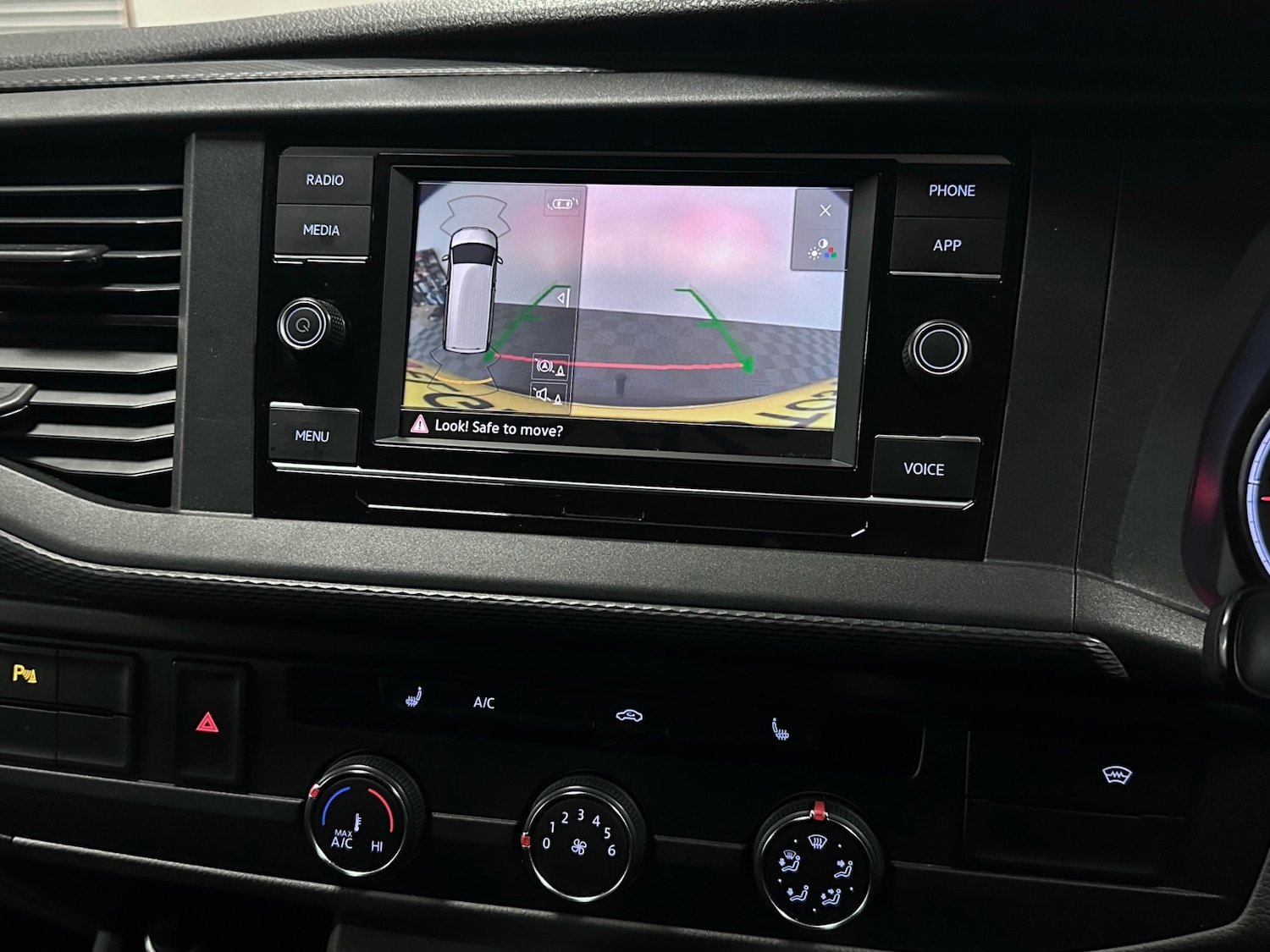 Used Volkswagen Transporter 2020 for sale - 76134497: Photo 29