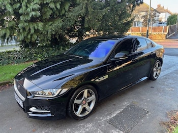 Used Jaguar XE 2017 for sale - 76785045: Photo