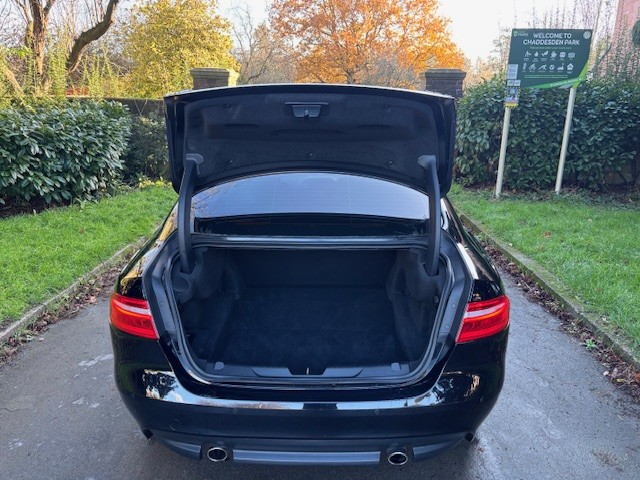 Used Jaguar XE 2017 for sale - 76785045: Photo 5