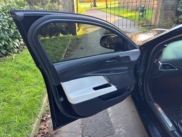 Used Jaguar XE 2017 for sale - 76785045: Photo 9