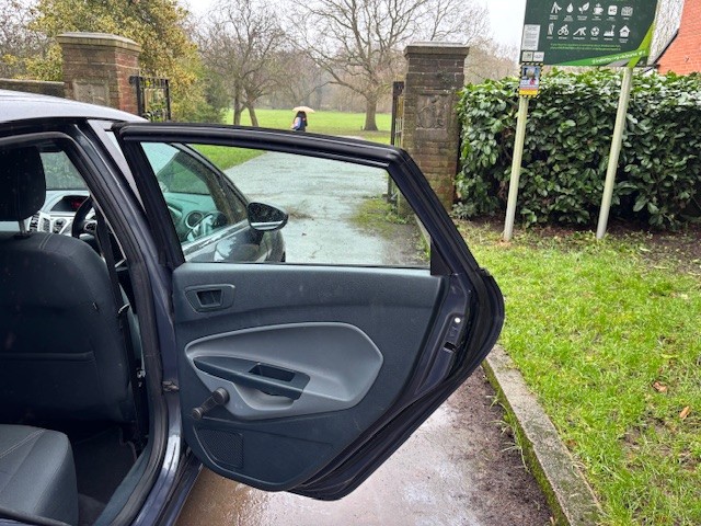 Used Ford Fiesta 2011 for sale - 77508525: Photo 11