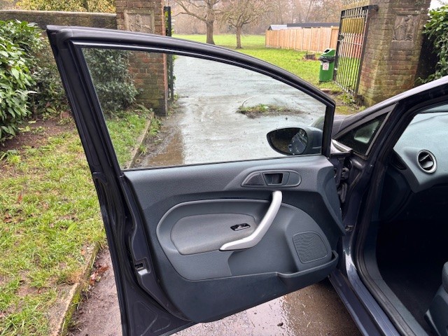 Used Ford Fiesta 2011 for sale - 77508525: Photo 7