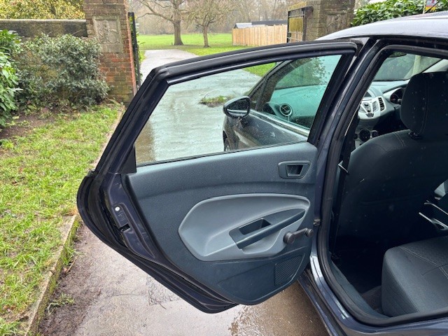 Used Ford Fiesta 2011 for sale - 77508525: Photo 9