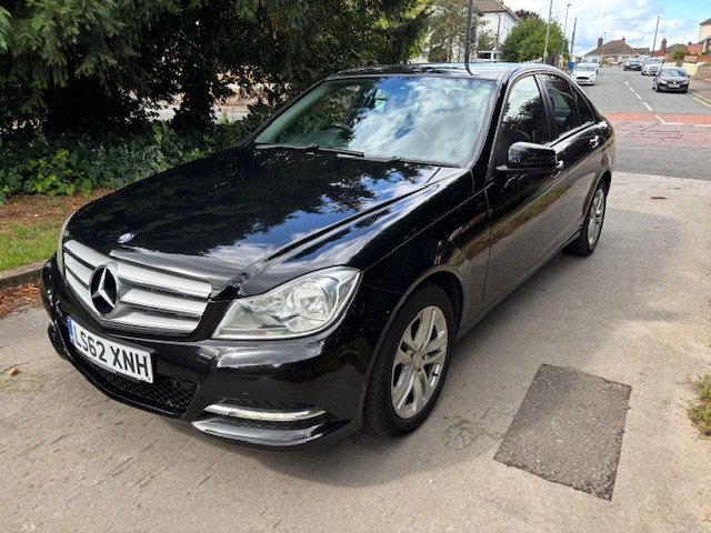 Used Mercedes-Benz C Class 2012 for sale - 77464870: Photo 2