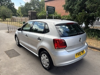 Used Volkswagen Polo 2010 for sale - 79335561: Photo