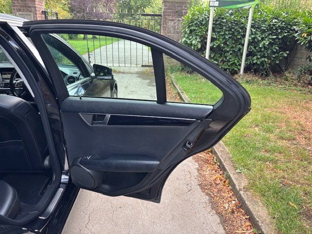 Used Mercedes-Benz C Class 2012 for sale - 76793791: Photo 12