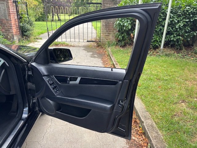 Used Mercedes-Benz C Class 2012 for sale - 76793791: Photo 14