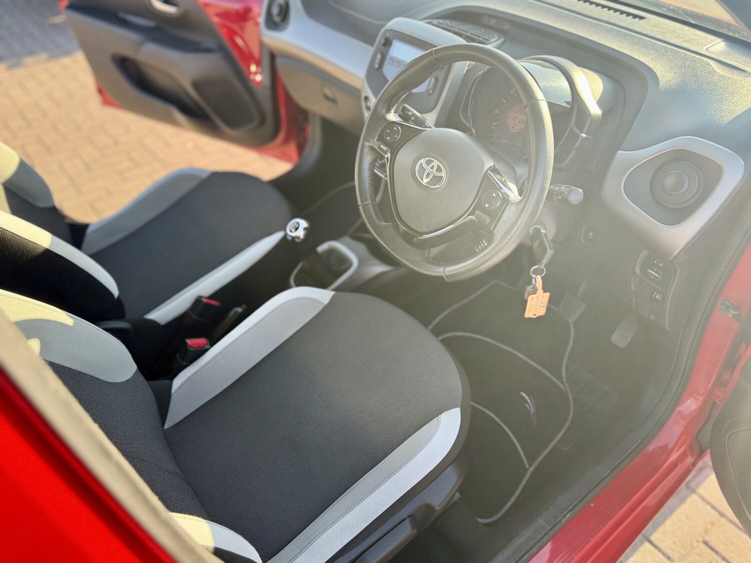 Used Toyota AYGO 2018 for sale - 77977032: Photo 23