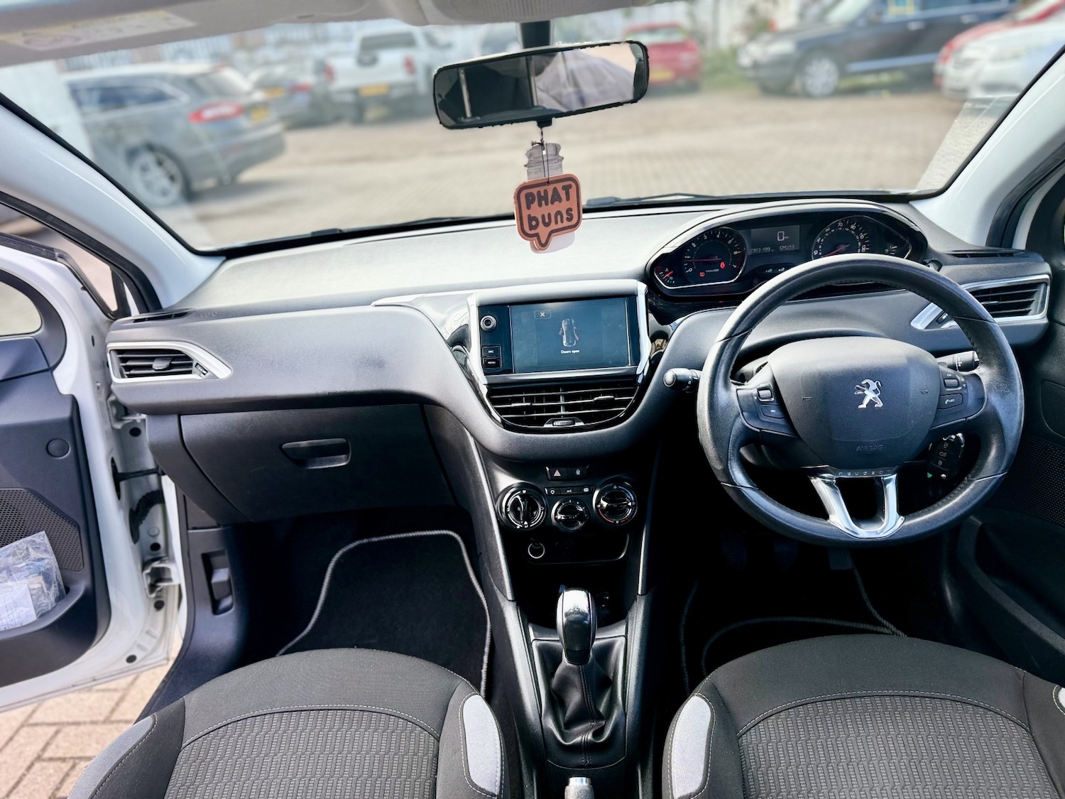 Used Peugeot 208 2015 for sale - 78098307: Photo 16