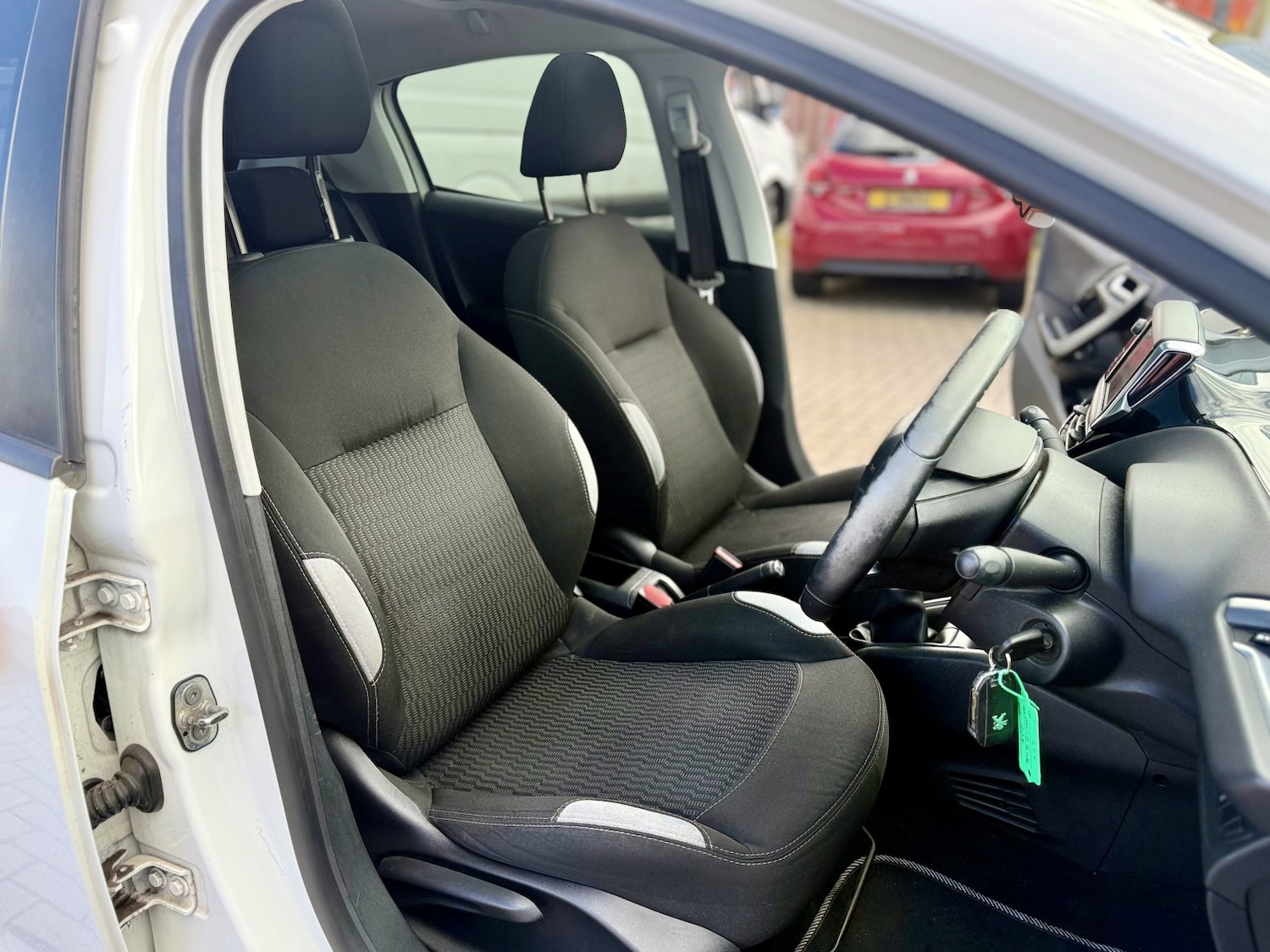 Used Peugeot 208 2015 for sale - 78098307: Photo 19