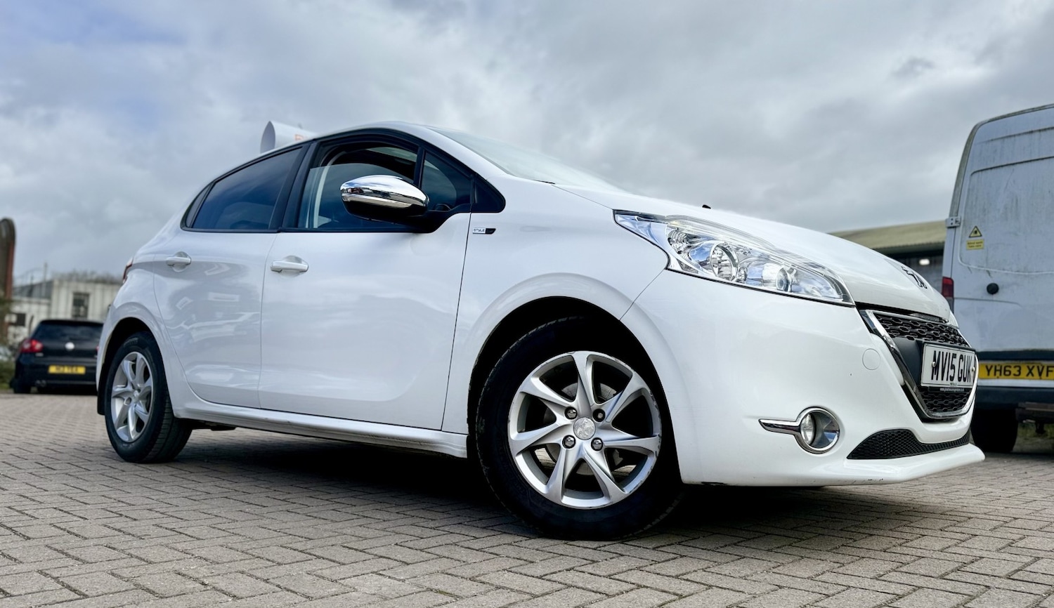Used Peugeot 208 2015 for sale - 78098307: Photo 3