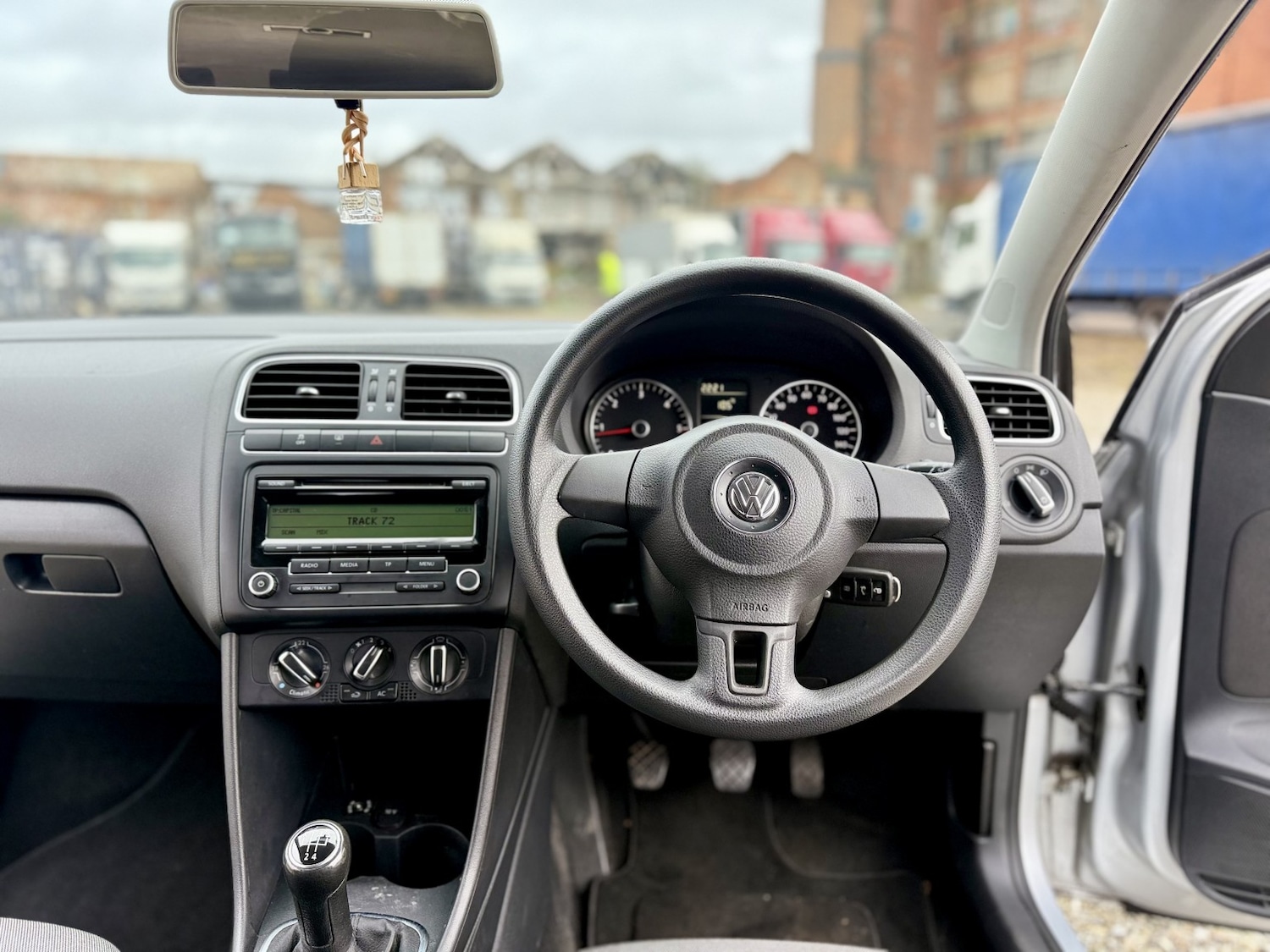 Used Volkswagen Polo 2010 for sale - 77822278: Photo 17