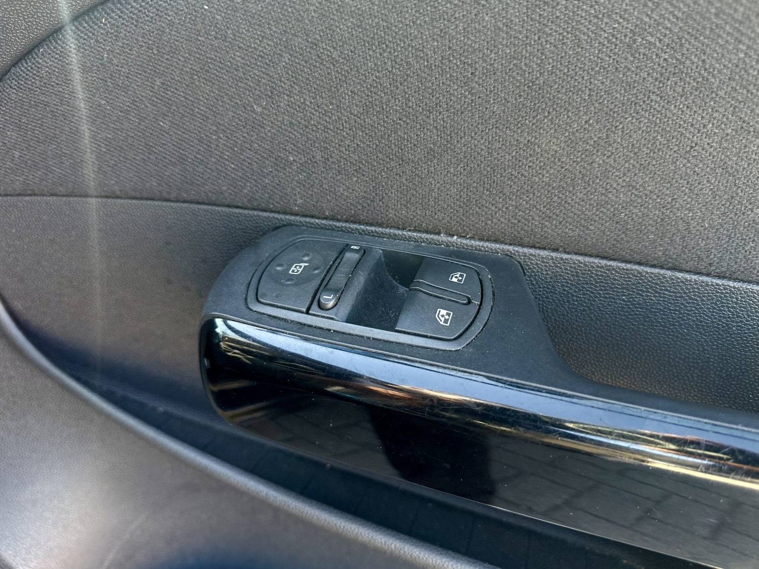 Used Vauxhall Corsa 2010 for sale - 77991714: Photo 23