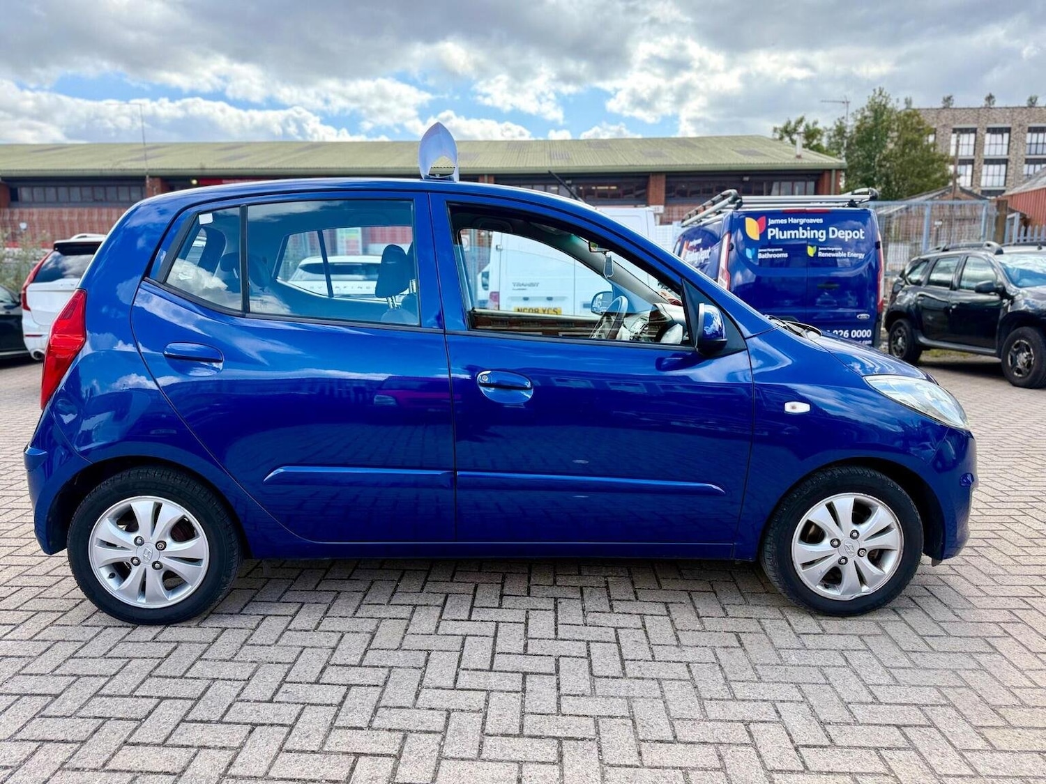 Used Hyundai i10 2011 for sale - 77609882: Photo 10