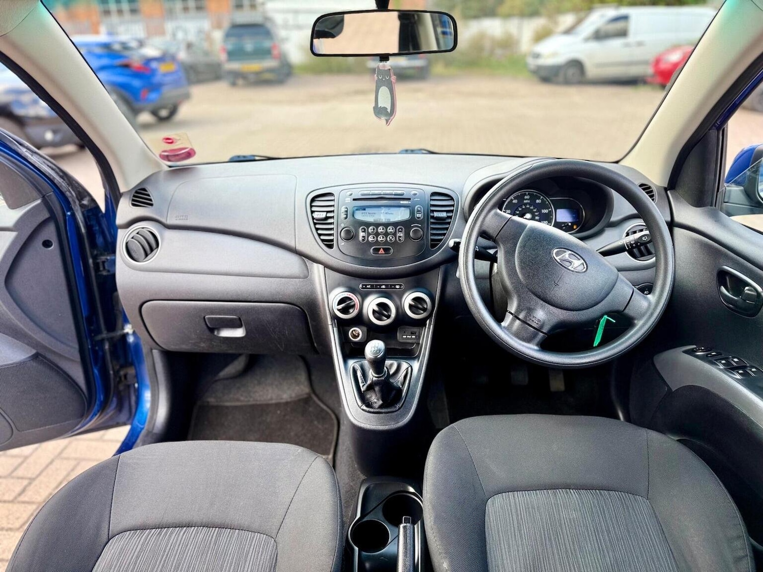 Used Hyundai i10 2011 for sale - 77609882: Photo 14