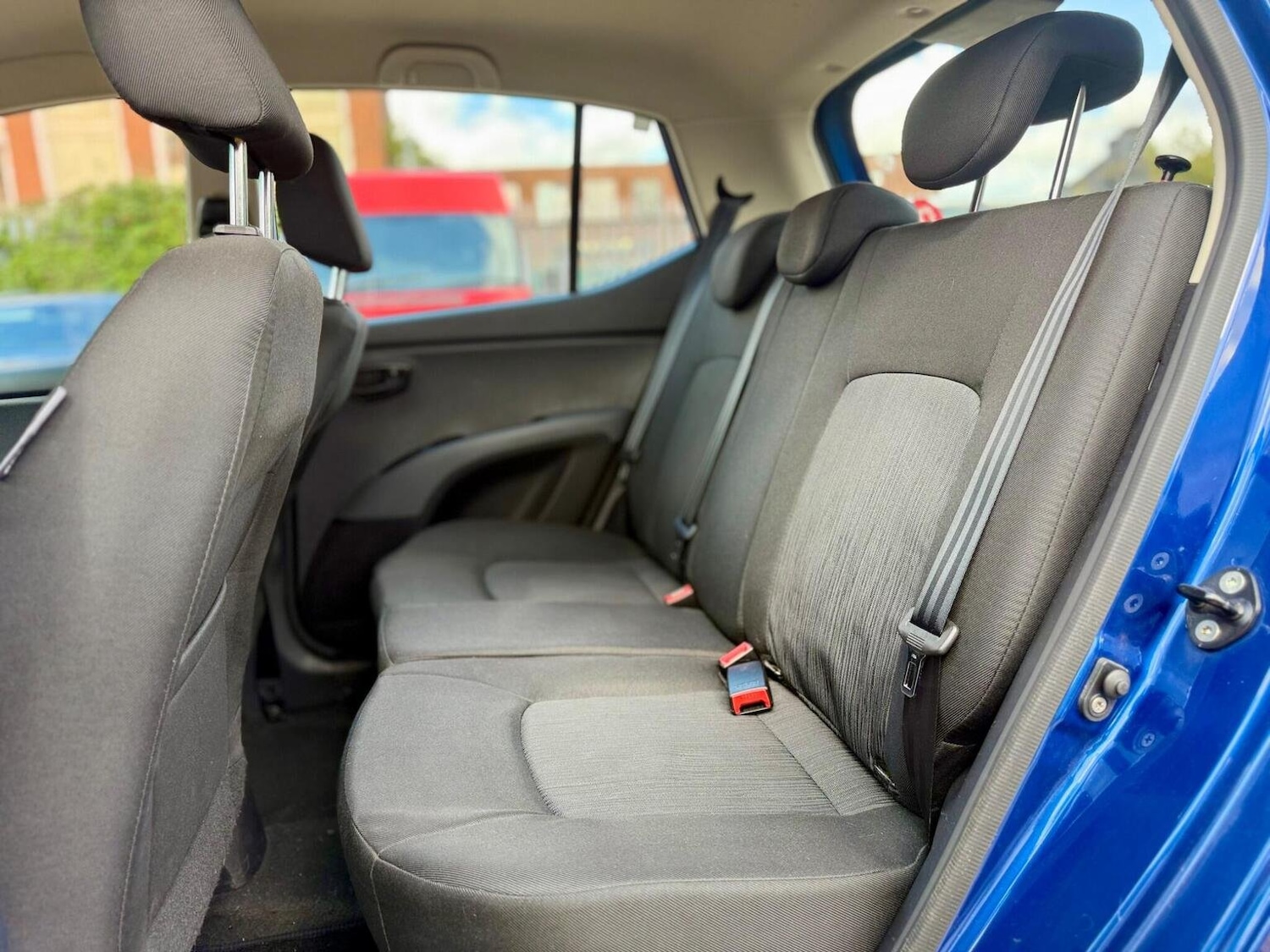 Used Hyundai i10 2011 for sale - 77609882: Photo 18