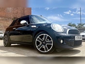 Used MINI Convertible 2011 for sale - 79033018: Photo