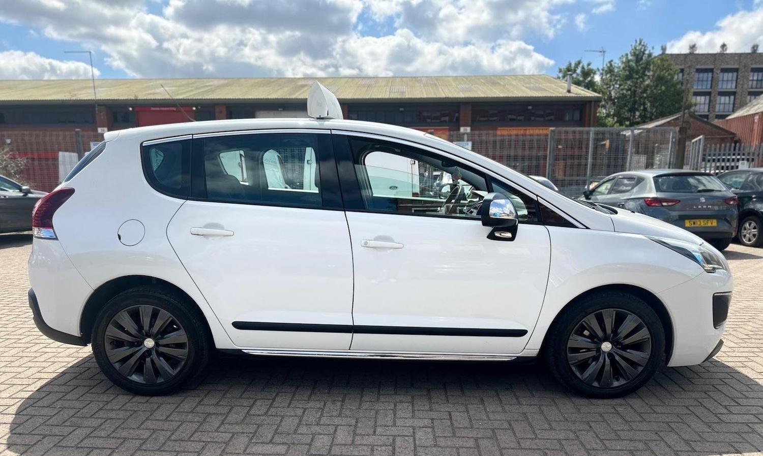 Used Peugeot 3008 2014 for sale - 77609922: Photo 9