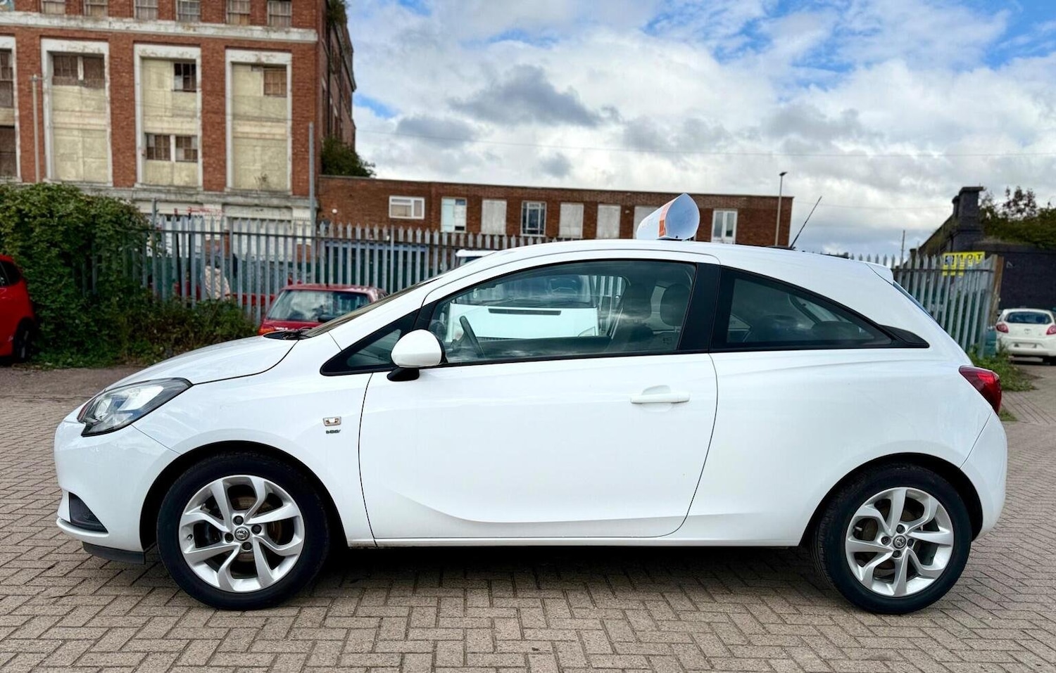 Used Vauxhall Corsa 2016 for sale - 77609898: Photo 6