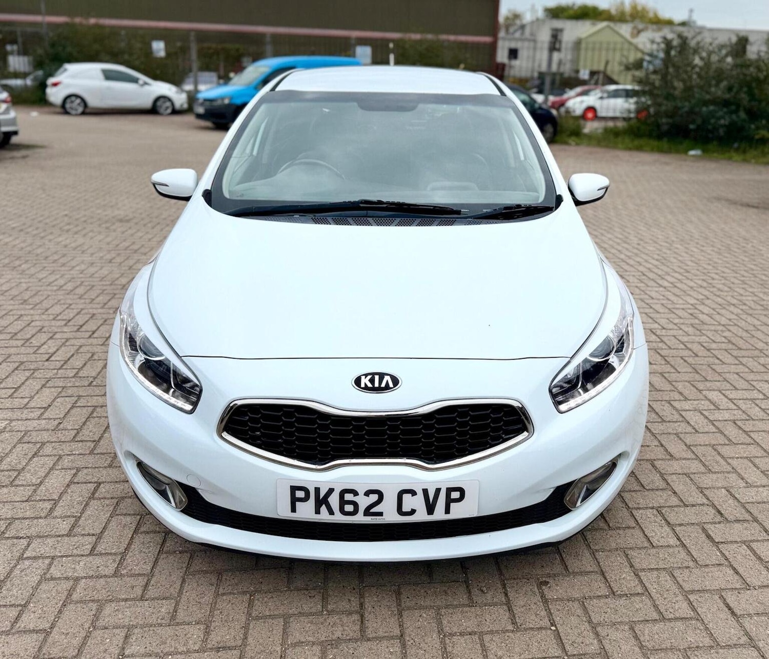 Used Kia Ceed 2012 for sale - 77609900: Photo 2