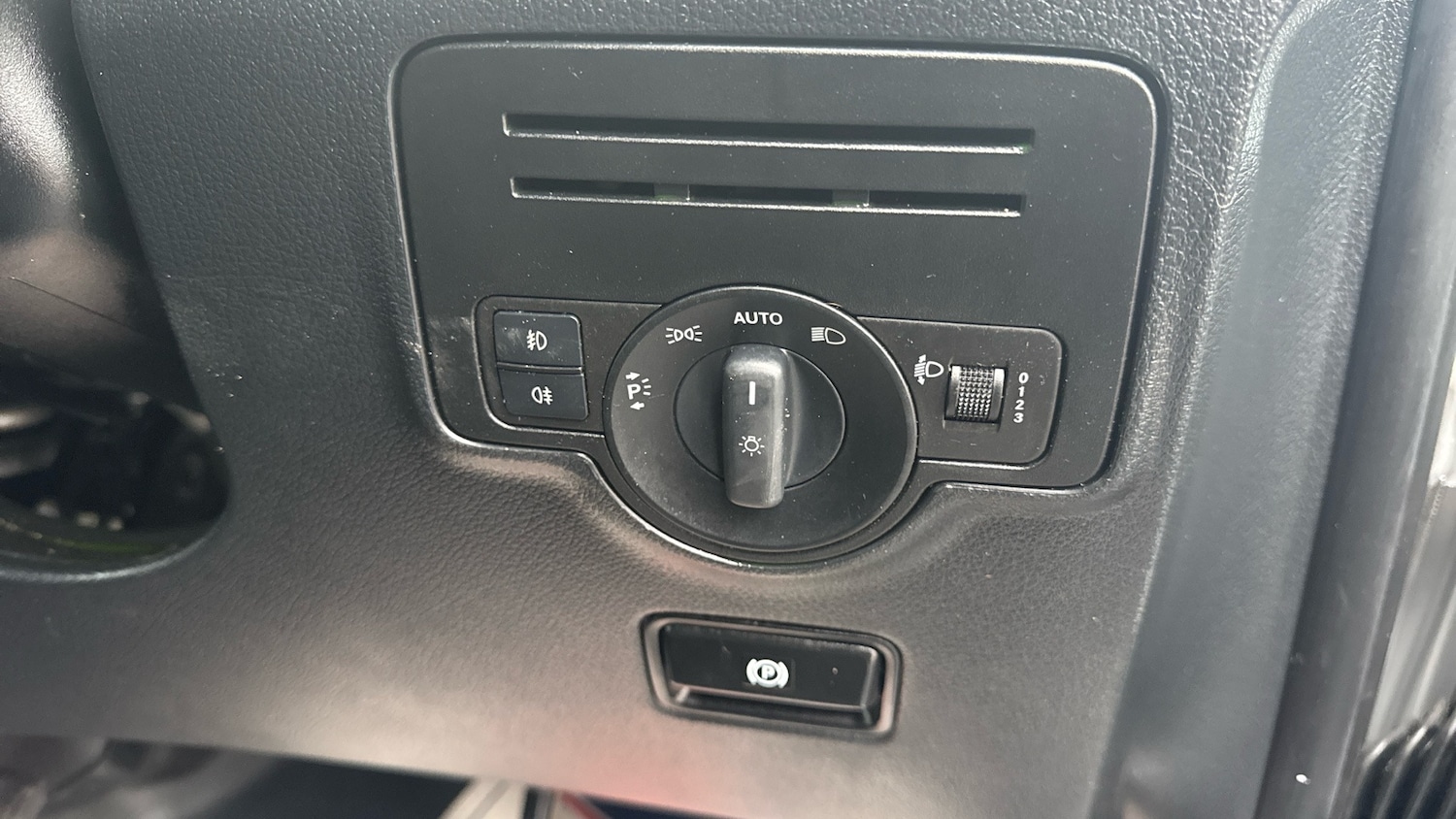 Used Mercedes-Benz Vito 2022 for sale - 77640330: Photo 27