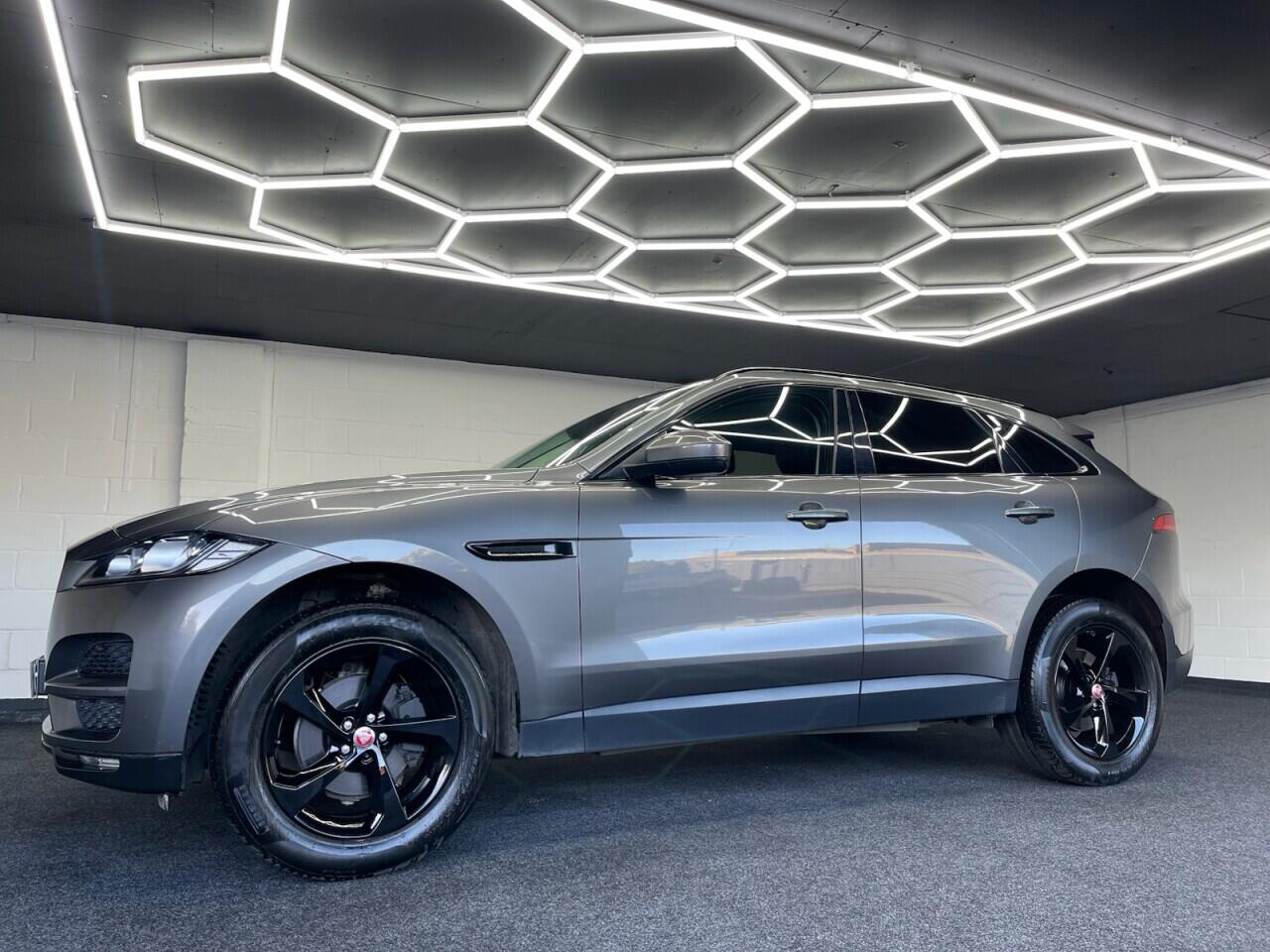 Used Jaguar F-Pace 2017 for sale - 77015646: Photo 6